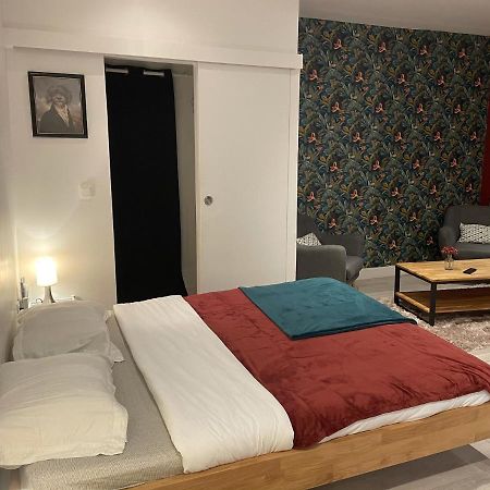 Le Relais Du Petit Lion Lägenhet Blois Exteriör bild