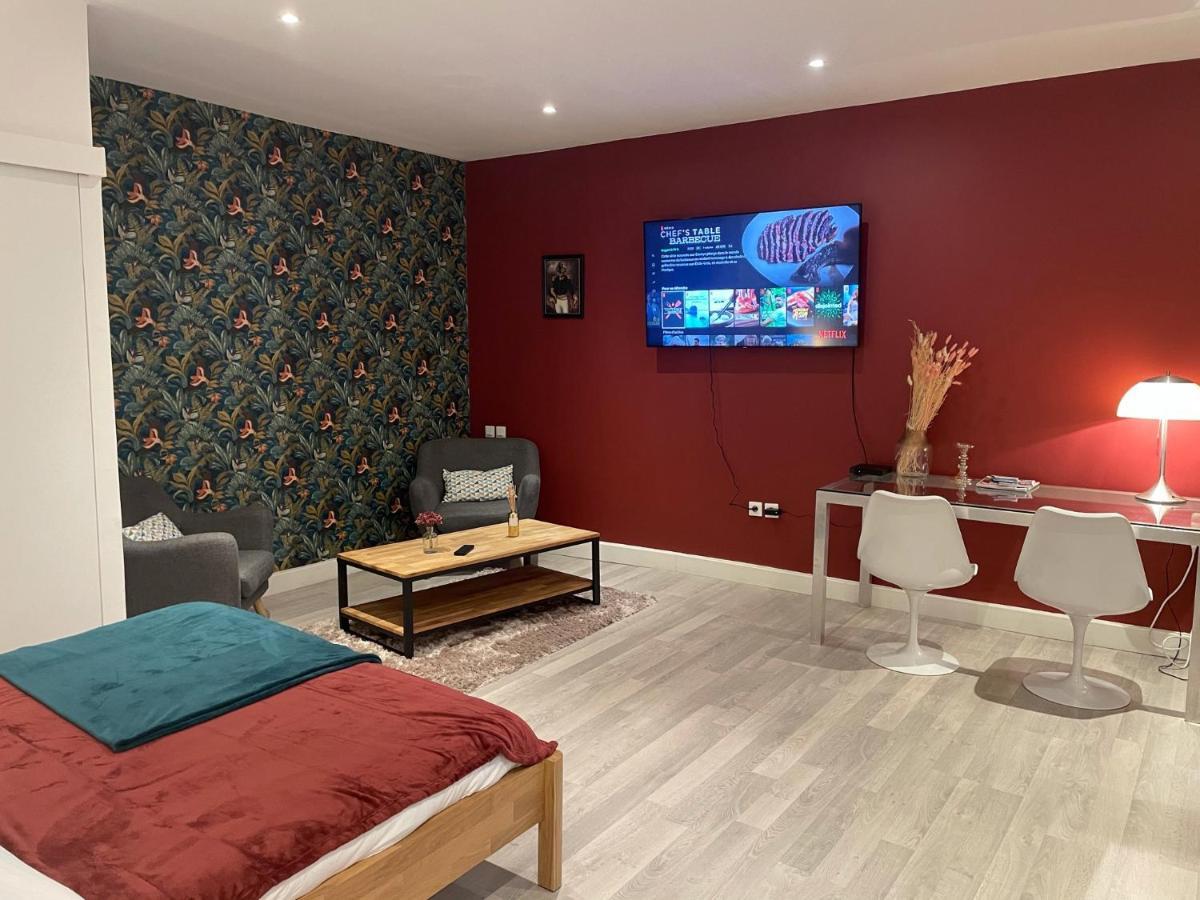 Le Relais Du Petit Lion Lägenhet Blois Exteriör bild