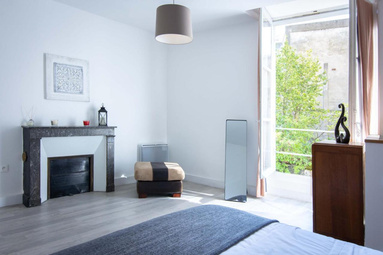 Le Relais Du Petit Lion Lägenhet Blois Exteriör bild